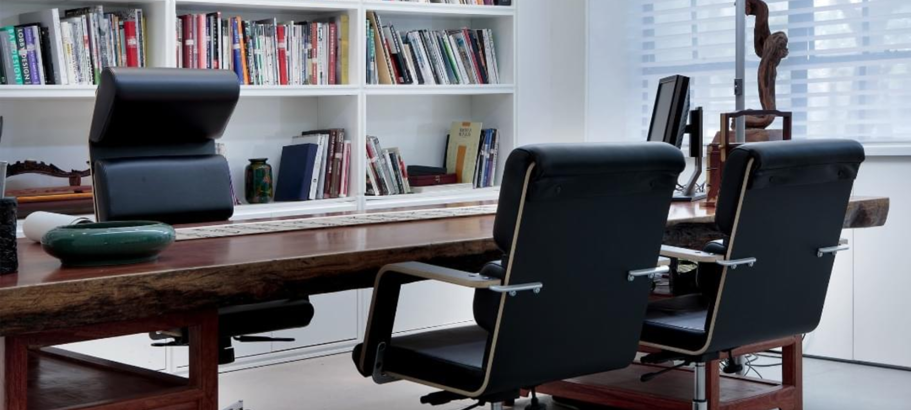 Logo 284> <span class=